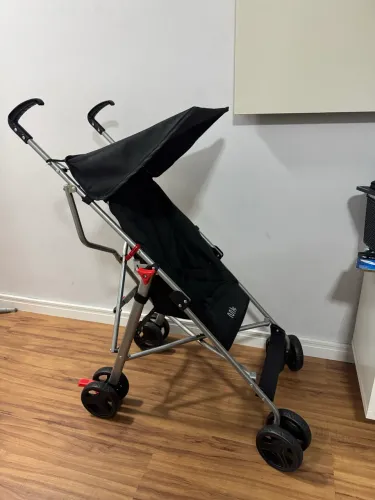 Carrinho bebê compacto