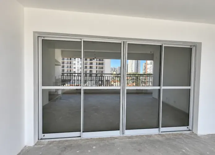 Porta Balcão Branca 3,55x2,18m Nova