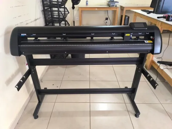 Plotter de Recorte 135cm Jinka com Câmera - Nova