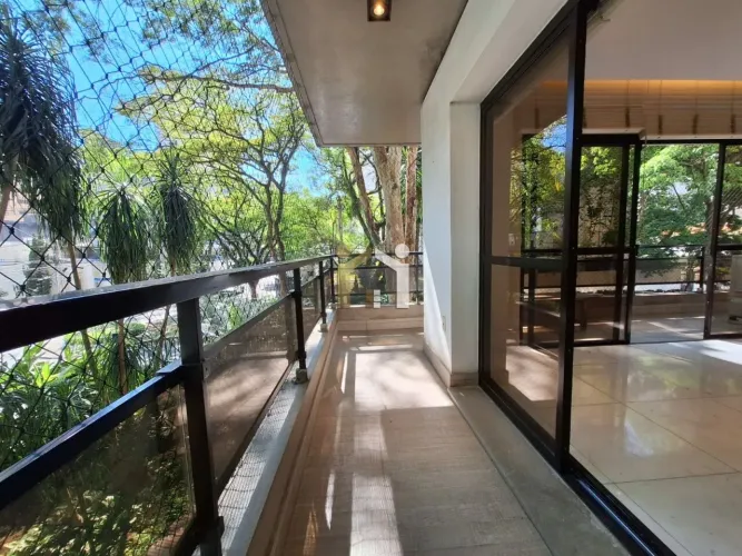 Apartamento na vila nova com 266m², 3 suítes e 3 vagas.