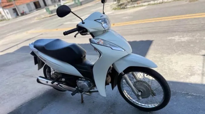 Honda Biz ( Entradas a partir de de 4 mil )