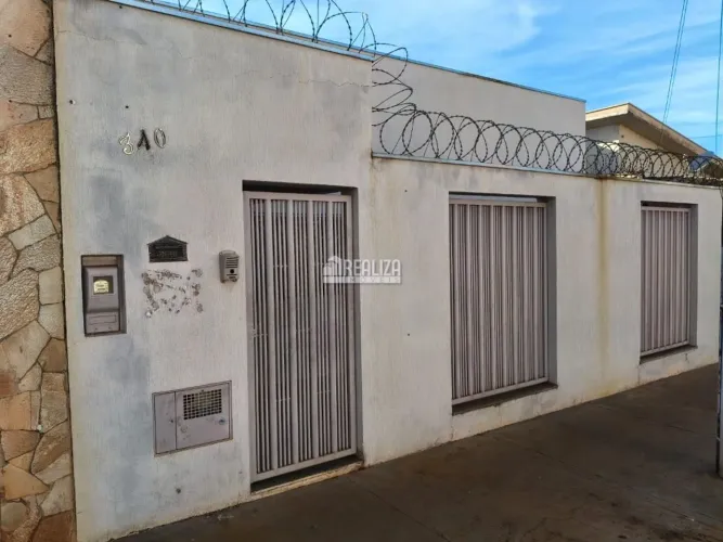 Casa para Alugar no Centro de Igarapava