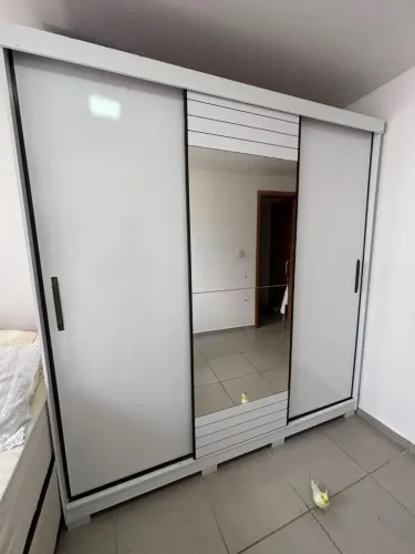Guarda roupa Grande com Espelho