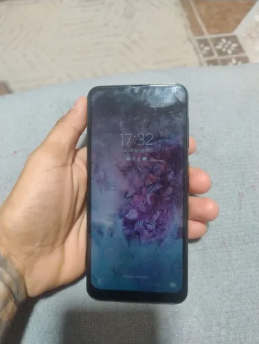Celular baratinho