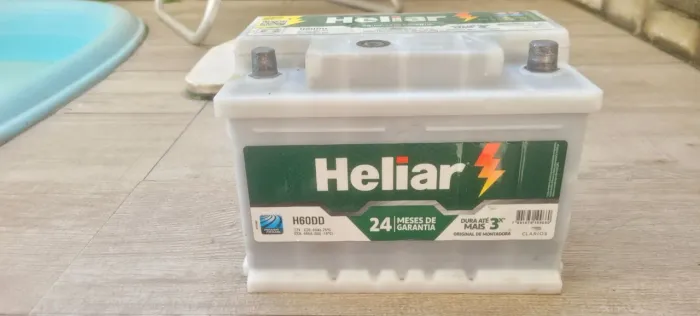 Bateria HELLIAR 60 A semi nova,