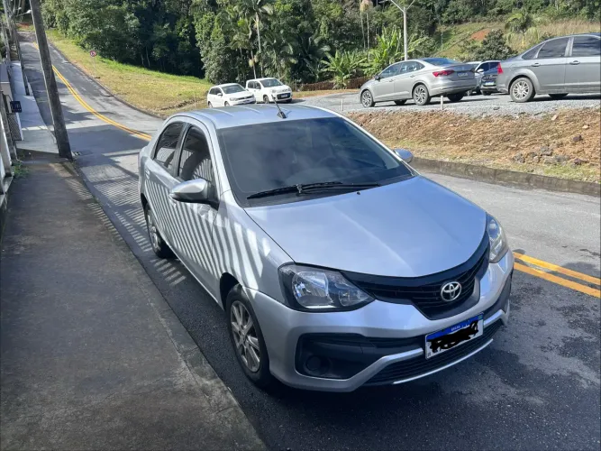 Toyota Etios X Plus Sedan 1.5 Flex 16V 4P Aut. 2021