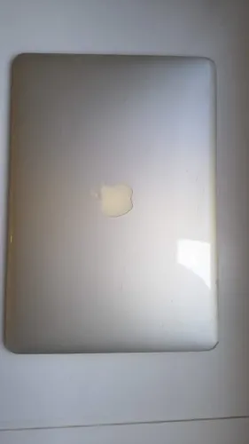MacBook Air 2012 - acompanha carregador