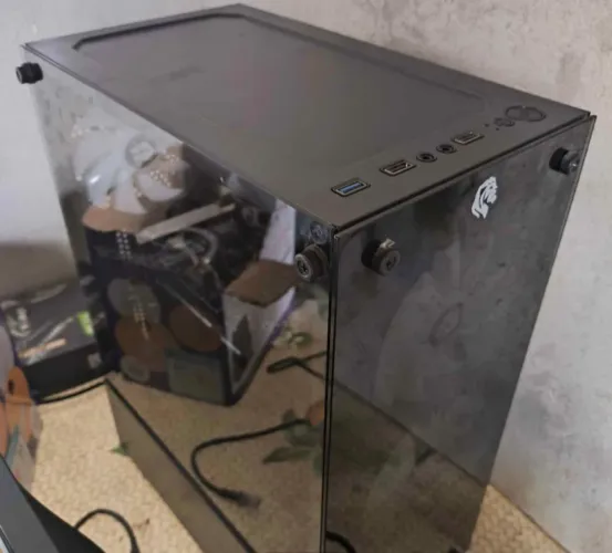 Vendo PC gamer com placa de vídeo GTI 550 mouse teclado fone 1 G27 volante pedais e câmbio