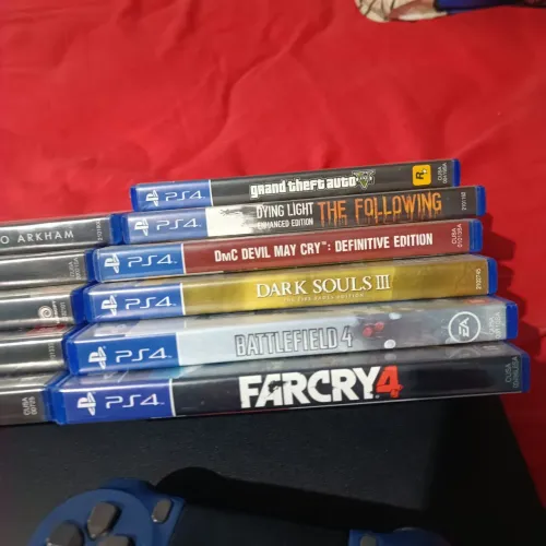 PS4 pro 1TB com jogos mídia física 2 controle