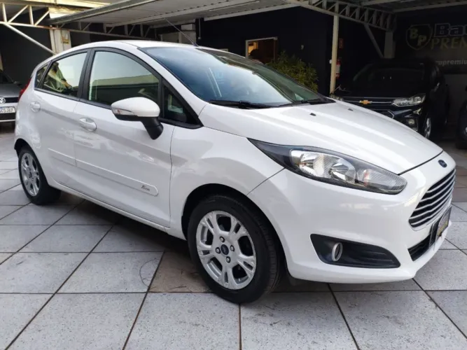 Ford Fiesta 1.6 SE Hatch 16V Flex 4P Powershift 2016