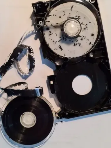 SERVIÇO DE RECUPERAÇÃO DE FITAS VHS E VHSC LIMPEZAS