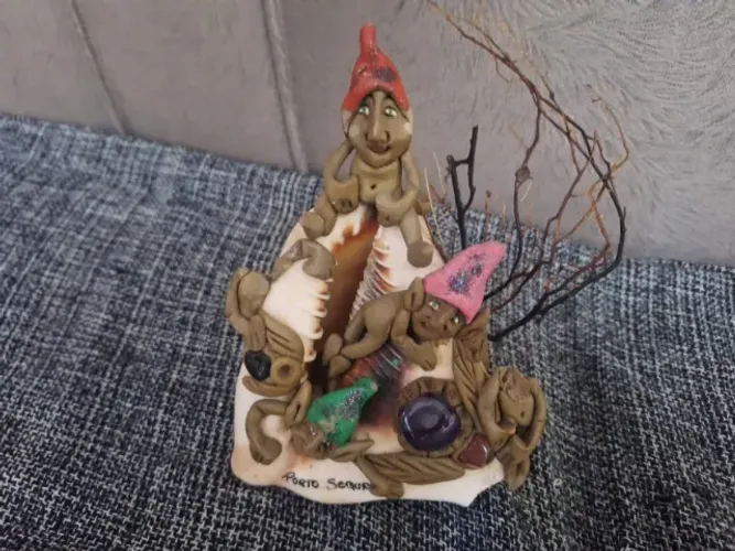 Escultura Gnomos em uma Concha