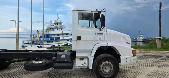 Caminhão Mercedes-Benz 1620 Eletronic 6x2 2009 - Truck  