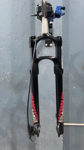 Suspensão a ar Rock shox Judy 29