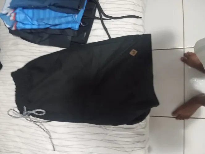 Bermuda moletom e camisa polo Tam m/36 em ótimo estado aceito proposta