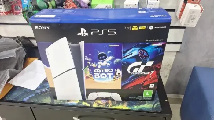 Playstation 5 slim digital 825GB - bundle com dois jogos - aceito seu usado