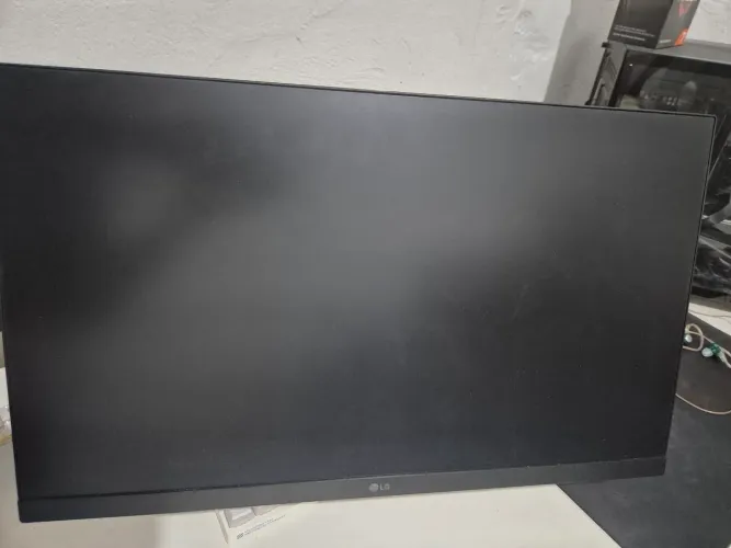 Monitor LG Ultragear Full HD 144hz + braço articulado