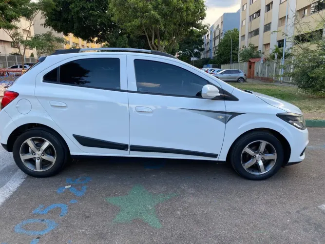 Chevrolet Onix JOY Hatch 1.0 8V Flex Mec. 4P 2018