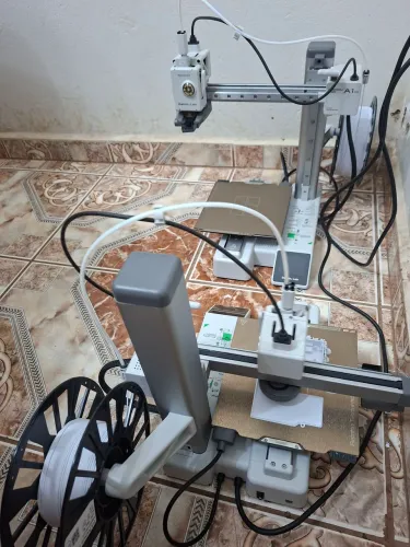 Duas impressoras 3D Bambulab A1