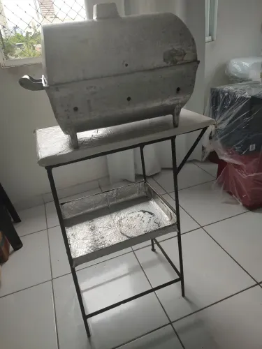 Churrasqueira com mesa 