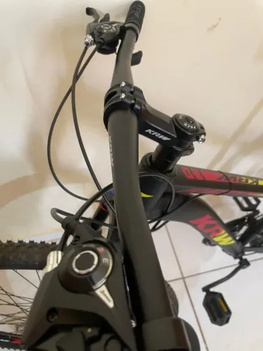 Bicicleta aro 29 nova tudo novo nada pra fazer