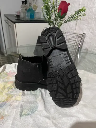 Botas bico de aço N40 nova!