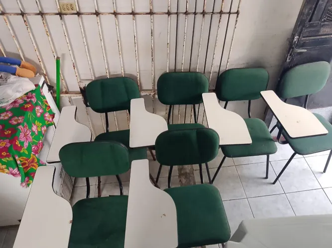 Cadeiras escolares (Adulto)