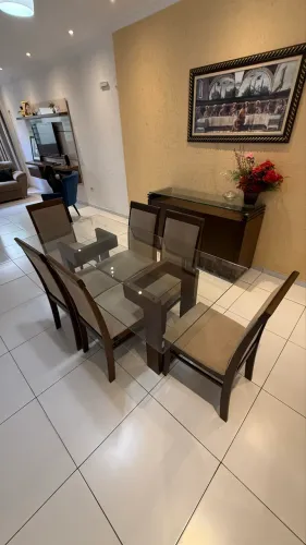 MESA DE JANTAR COM 6 CADEIRAS
