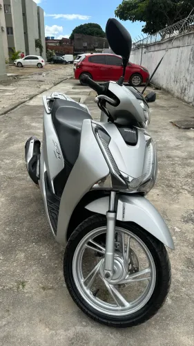 MOTO HONDA AUTOMÁTICA