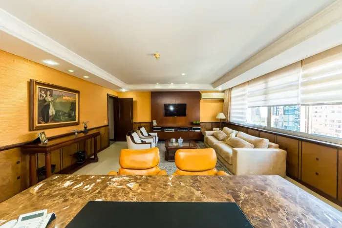 MEIO ANDAR CORPORATIVO DE 260 m² | COM 04 VAGAS DE GARAGEM NO ED. OMNI