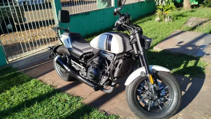 SBM 600 C - Apenas 2.700 KM - Na garantia + Vários Acessórios