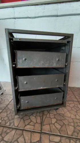 Carrinho auxiliar de aço 