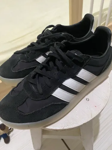 Tenis adidas