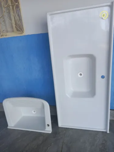 Pia e tanque os dois por 230.pia 1,20 por 55 o tanque 55 por 41.