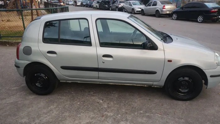 Renault Clio RT/ Privil. 1.0/1.0 Hi-power 16V 5P 2001