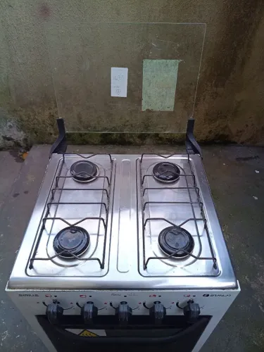 Vendo fogão 4 bocas, funcionando perfeitamente, forno funcionando perfeitamente