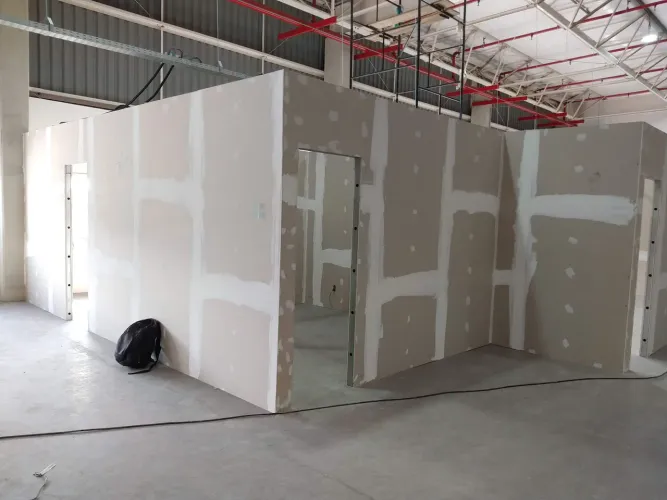 Drywall, divisórias de eucatex e forros removíveis