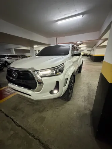 Toyota Hilux CD SRX Plus 4X4 2.8 TDI Die. Aut. 2024