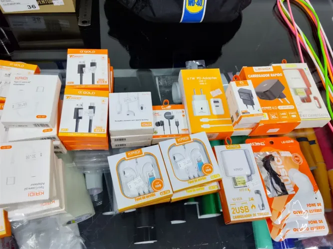 Cabos e carregadores de celular
