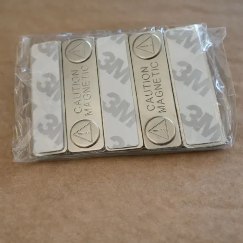 Kit 10 Fechos Magnéticos para Crachá (Novo)