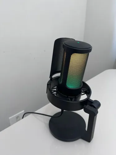 Microfone Fifine A8 RGB USB - Alta Qualidade para Streaming, Lives e Reuniões