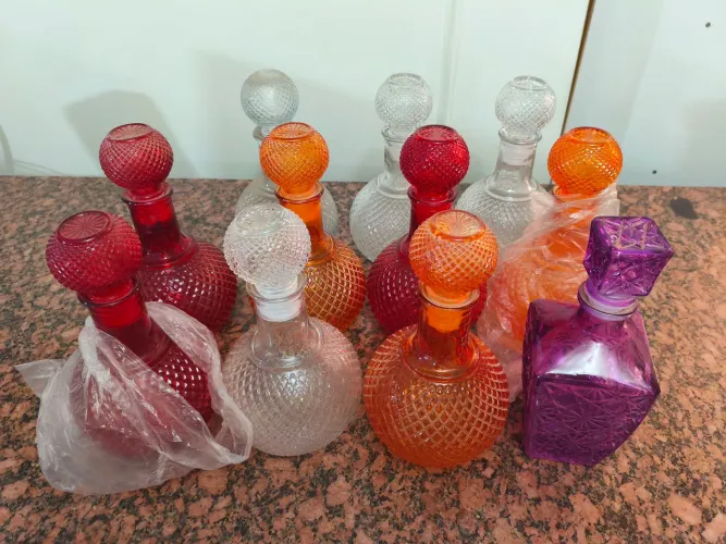 Garrafas licoleiras nunca usadas - todas