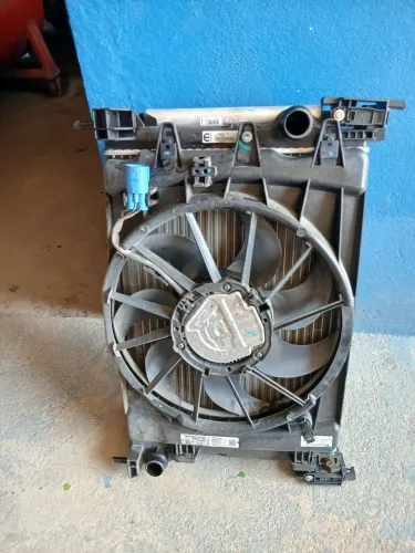 Kit radiador condensador e eletroventilador do argi 1.0 3 cilindros
