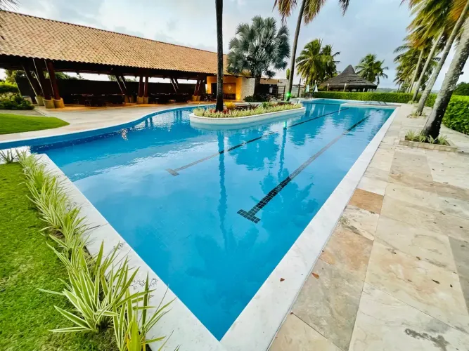 OPORTUNIDADE!! LOTE DE ESQUINA NO BOSQUE DO COQUEIRAL - 380m2.
