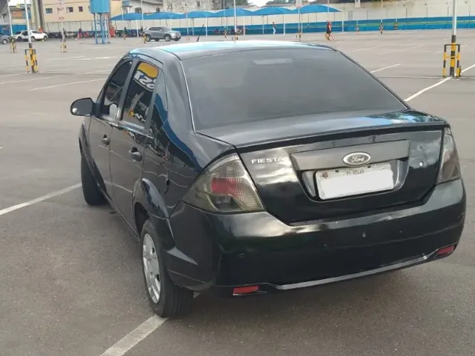 Ford Fiesta Sedan 1.0 8V Flex 4P 2012
