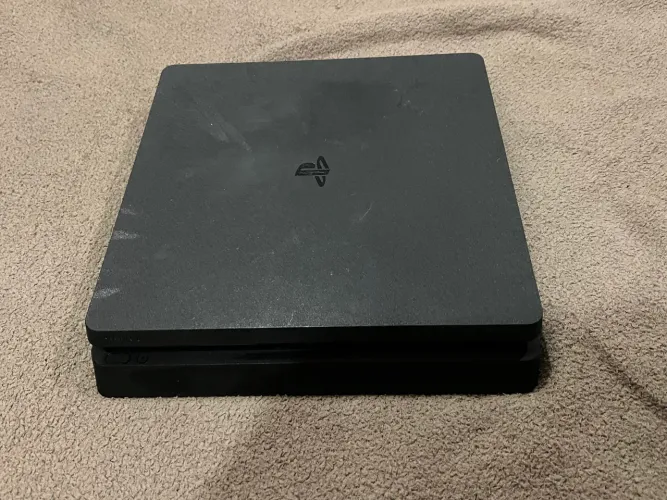 PS4 SLIM 1 TB + 3 controles
