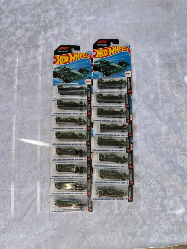 Hot wheels lote F1 Aston Martin (16 unidades) 2026
