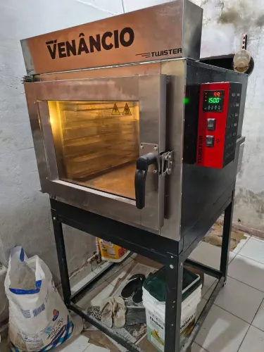 Vendo forno elétrico turbo de 5 assadeira 