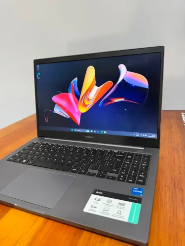 Notebook Samsung Book i5 8GB