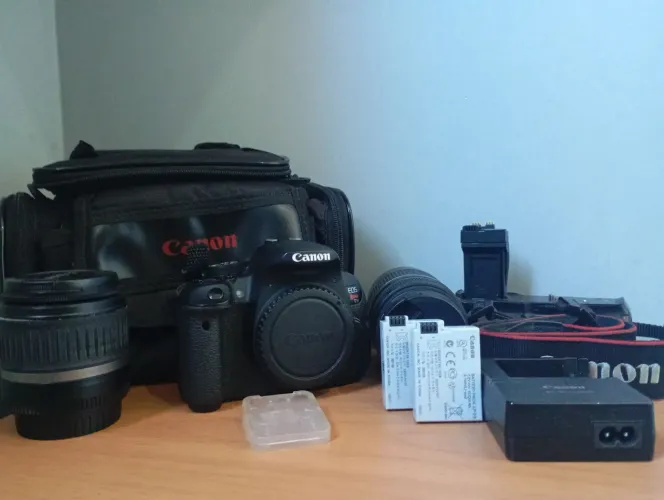 vendo câmera Canon T5i